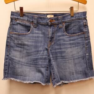 J Crew Size Shorts Blue Rinse Frayed hem. 5 Pocket Jean. Size 27" (approx 4)